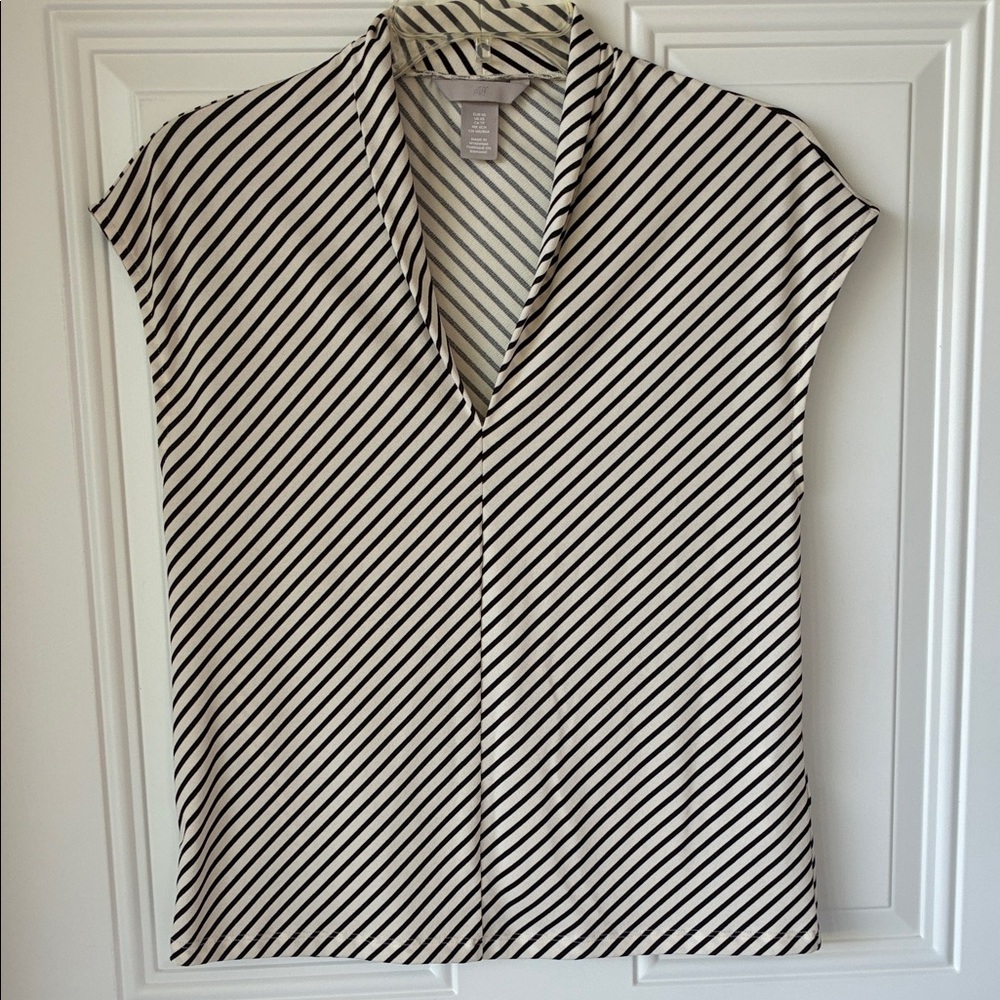 H&M Black & White Diagonal Stripe V-Neck Cap Sleeve Blouse